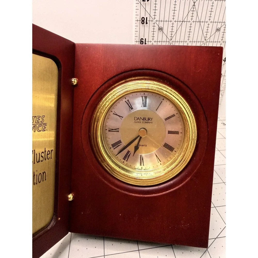 Vintage Danbury Clock Co. USPS Award‎ Desk Clock